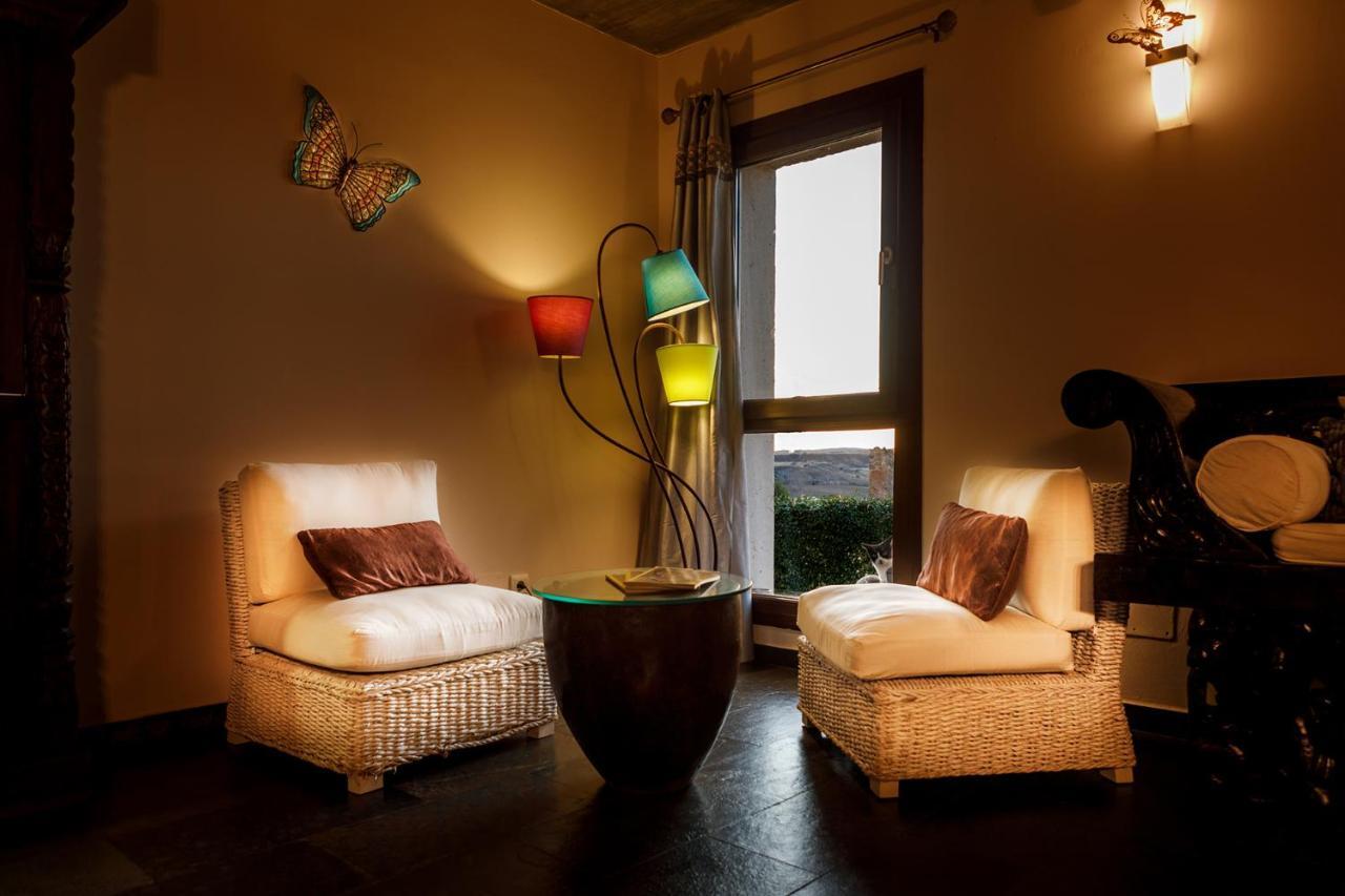 Eco Boutique & Capitulo Trece - Adults Only